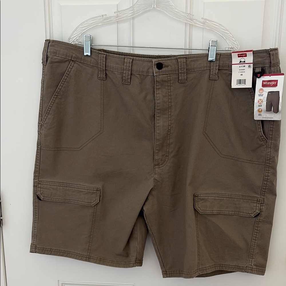 Wrangler Men's Tan Cargo Shorts